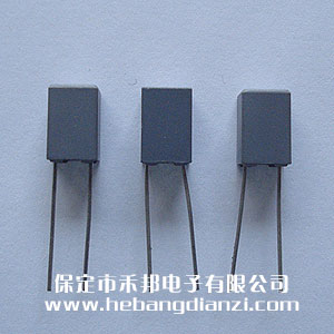 У�����2.2UF �͉�63V